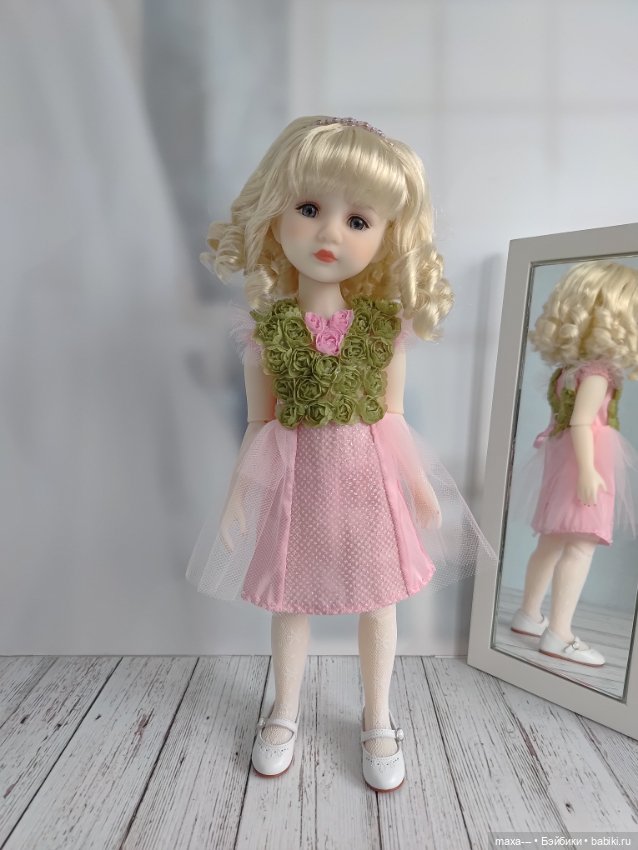 Молли и большая примерка — Куклы Ruby Red (Руби Ред) Fashion Friends: Siblies (фото 7)