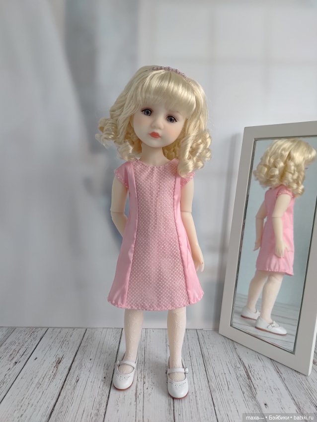 Молли и большая примерка — Куклы Ruby Red (Руби Ред) Fashion Friends: Siblies (фото 5)