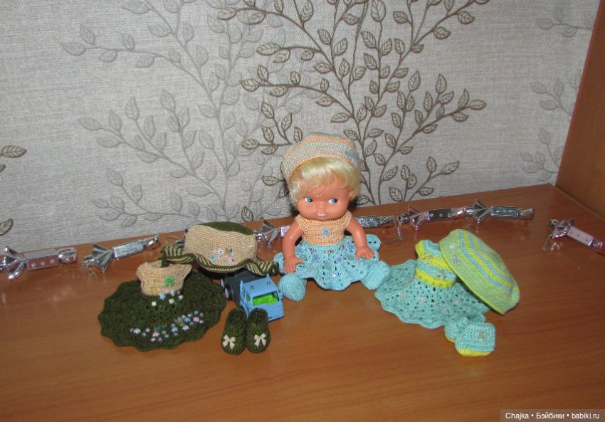 Авторский вязаный наряд\комплект с шапочкой "Цветочная Фея-4" на кукол ГДР Кисс Ми \ Kiss Me (фото 9)