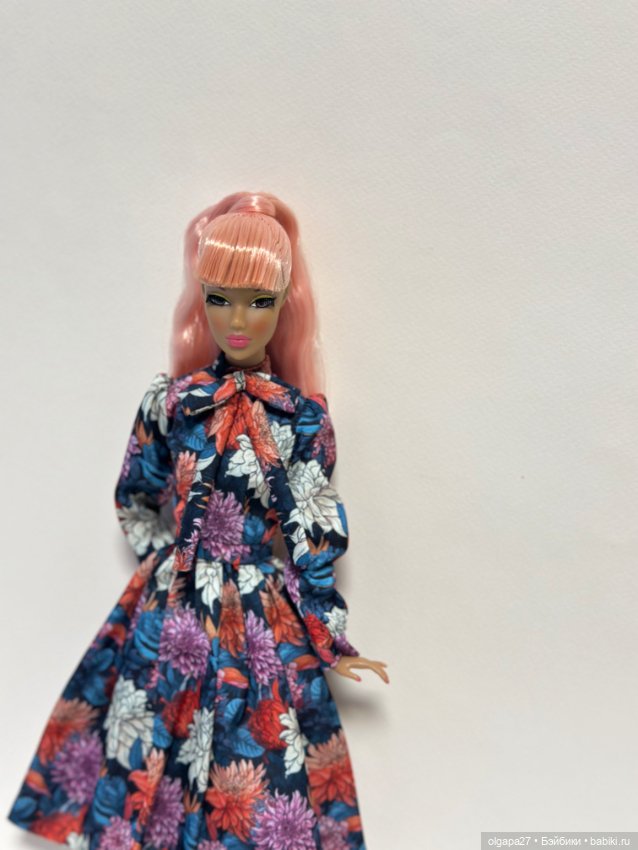 Примерка — Куклы Barbie (Барби): Looks (фото 5)