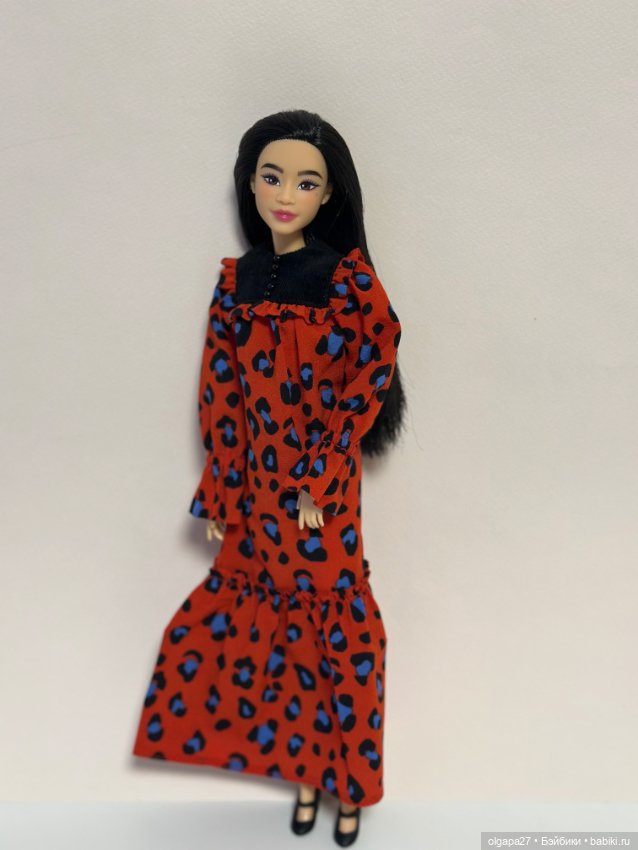 Примерка — Куклы Barbie (Барби): Looks (фото 4)