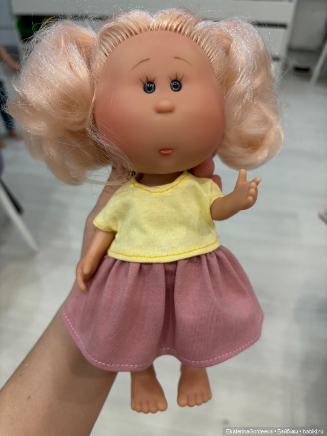 Ванильная булочка — Куклы Nines d'Onil (Нинес): Миа (Mia) (фото 4)