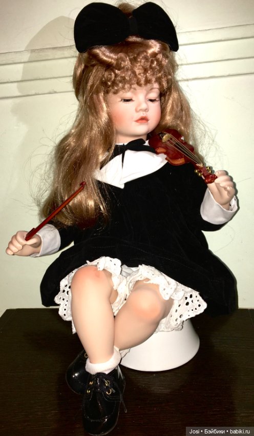 Куколки собираются на выставку