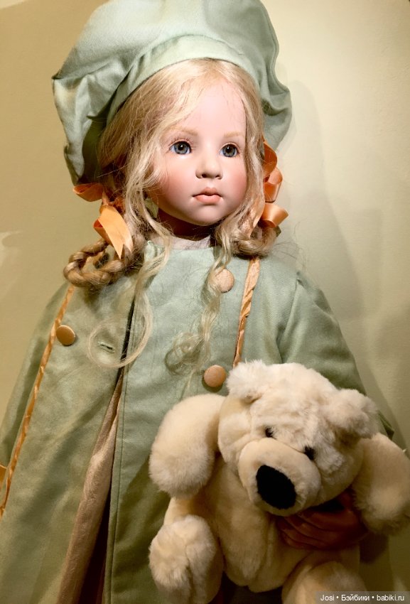 Куколки собираются на выставку