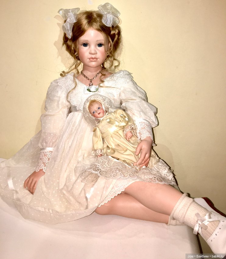 Куколки собираются на выставку