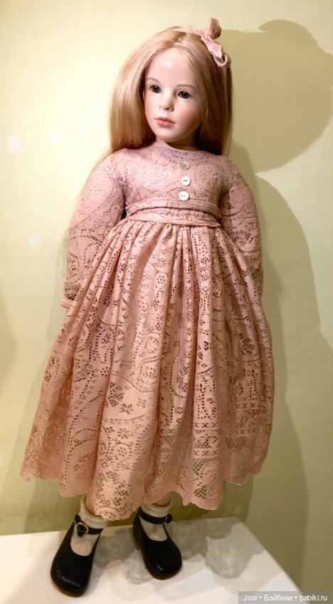 Куколки собираются на выставку