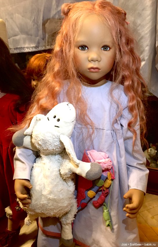 Куколки собираются на выставку