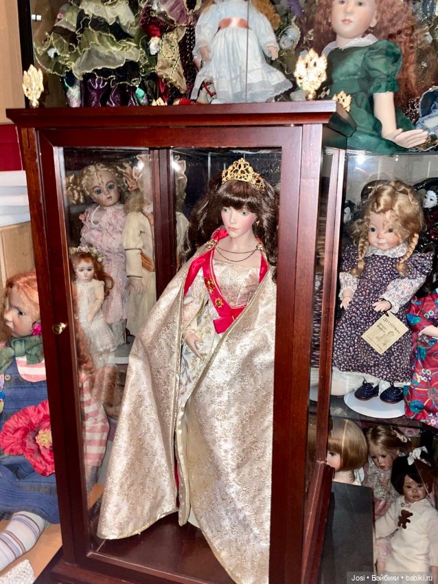 Куколки собираются на выставку