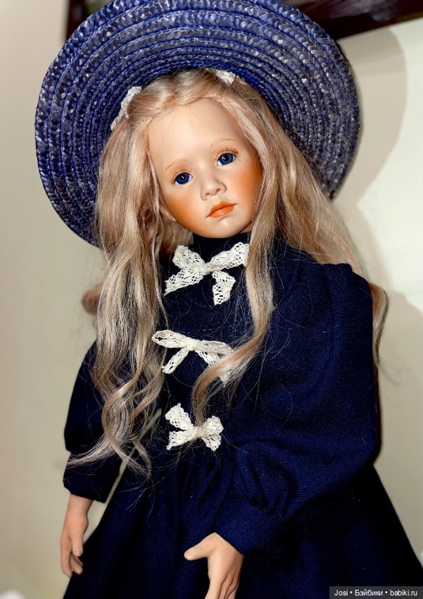 Куколки собираются на выставку