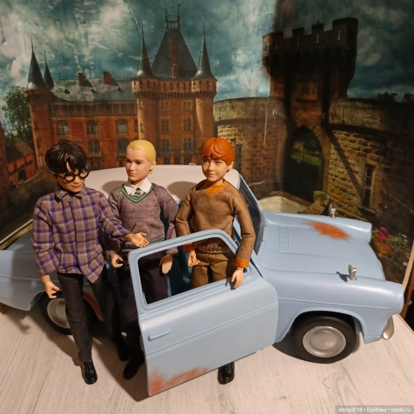 Мы снова и снова читали те сказки,