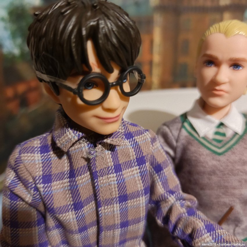 Мы снова и снова читали те сказки,