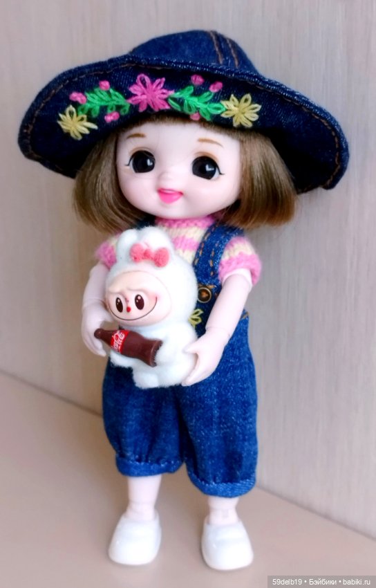 Новый джинсовый наряд для баболи Маи