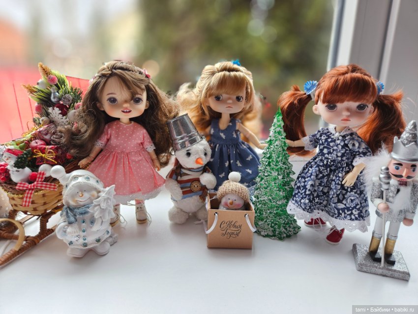 Три непоседы у окна — Куклы Xiaomi Monst (Сяоми) и Pipitom: шарнирные