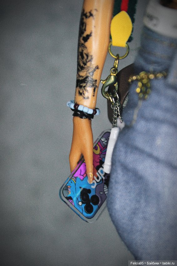 Lina вдохновлённая y2k стилем