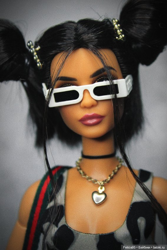 Lina вдохновлённая y2k стилем