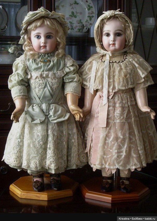 Наряды для антикварных кукол