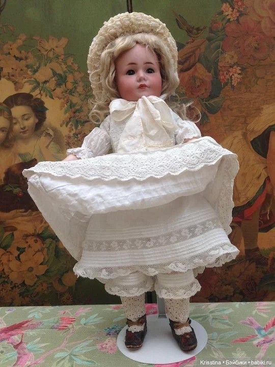 Нижнее бельё и обувь для антикварных кукол