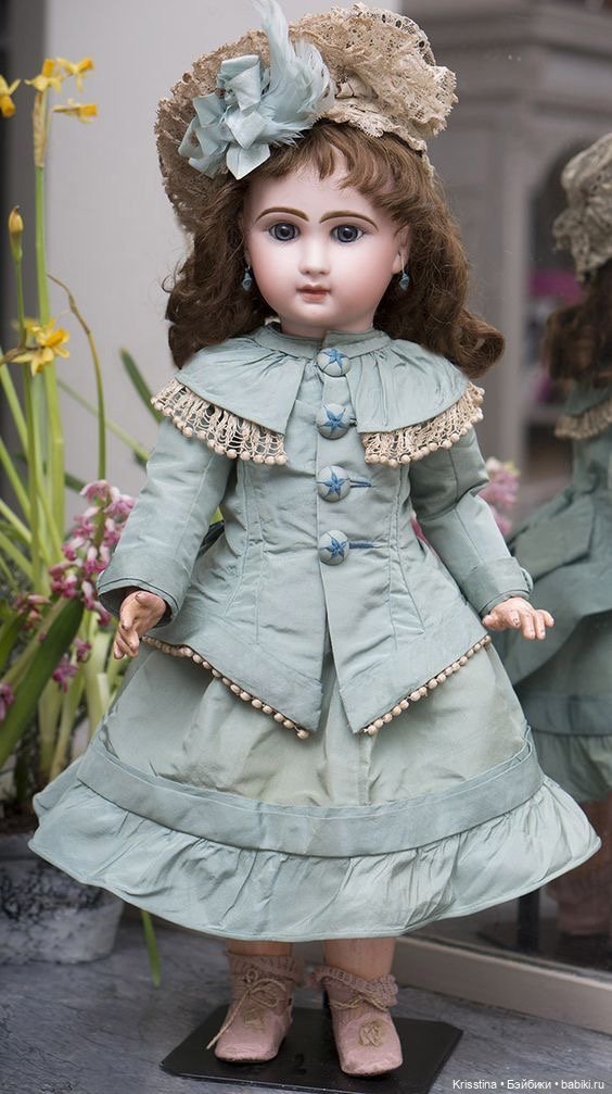 Наряды для антикварных кукол