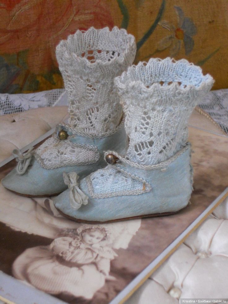 Нижнее бельё и обувь для антикварных кукол