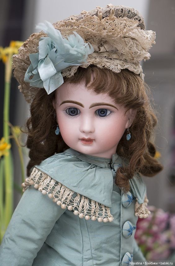 Наряды для антикварных кукол