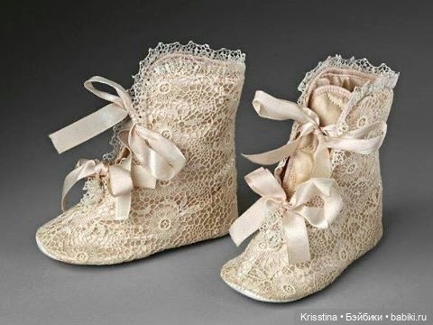 Нижнее бельё и обувь для антикварных кукол