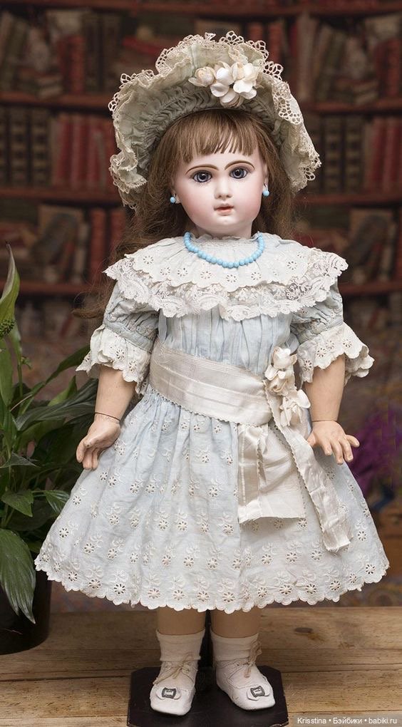 Наряды для антикварных кукол, часть вторая