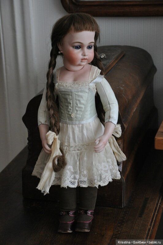 Нижнее бельё и обувь для антикварных кукол