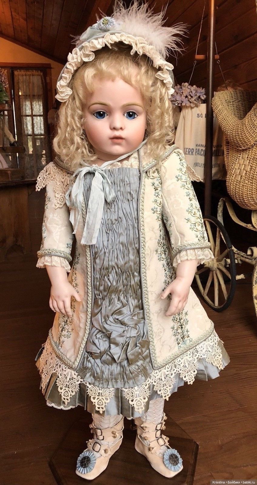 Наряды для антикварных кукол