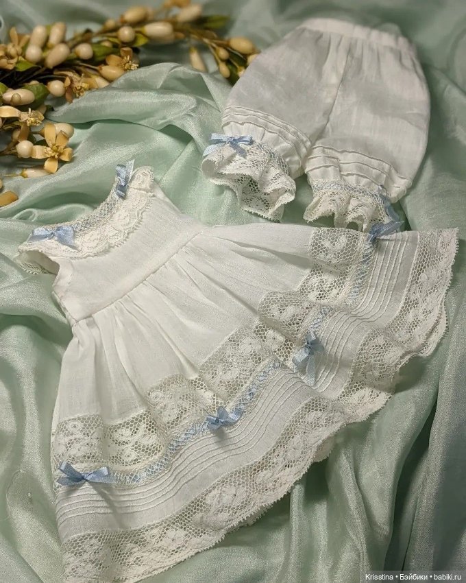Нижнее бельё и обувь для антикварных кукол