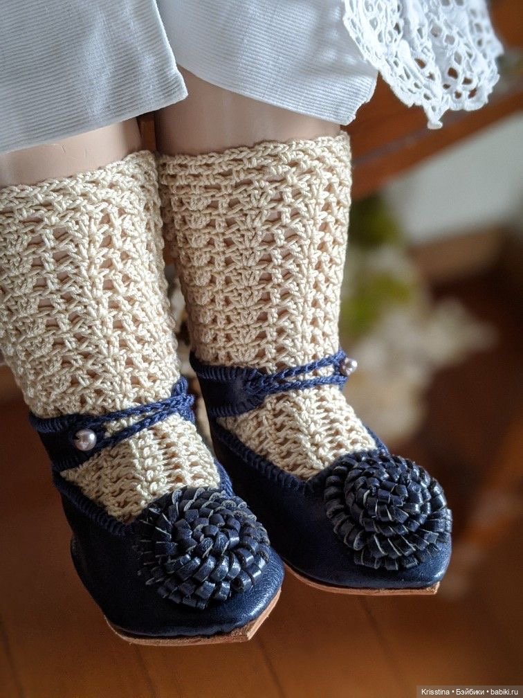Нижнее бельё и обувь для антикварных кукол