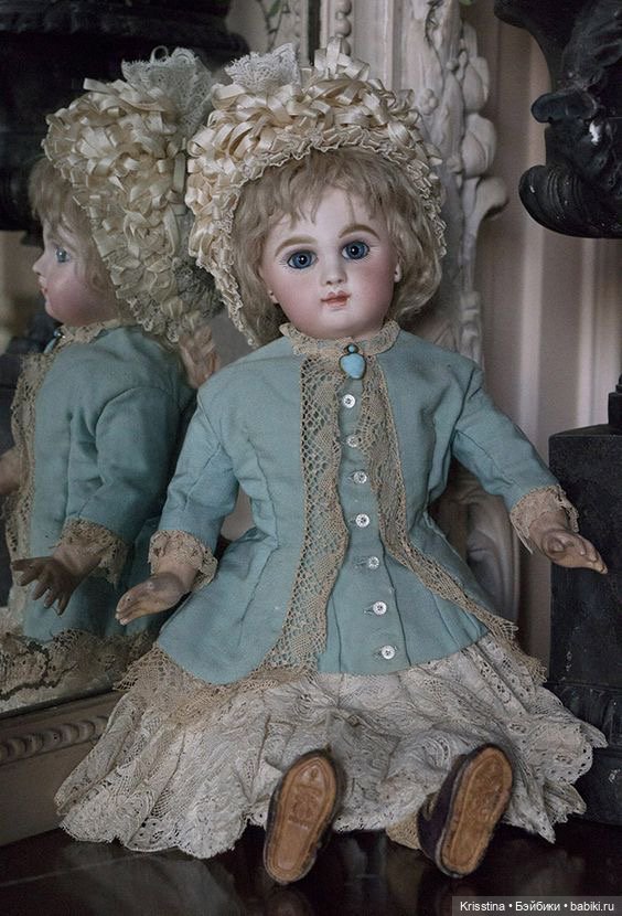 Наряды для антикварных кукол