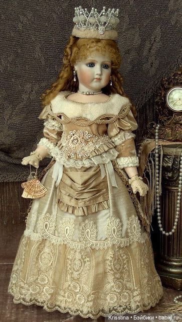 Наряды для антикварных кукол