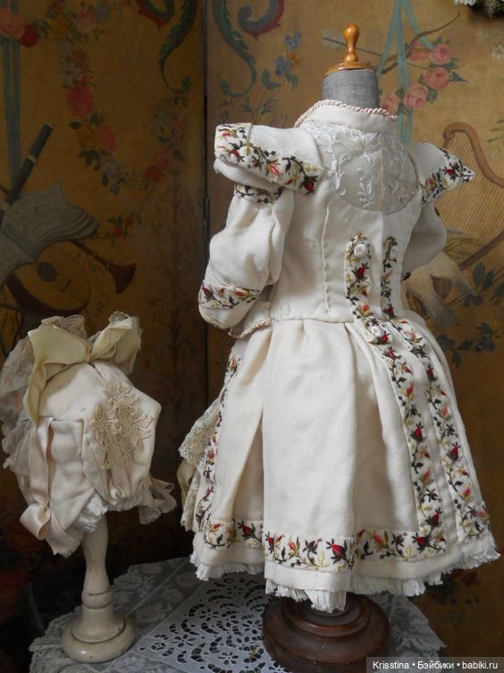 Нижнее бельё и обувь для антикварных кукол