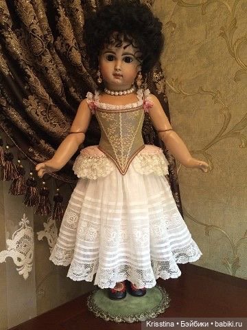 Нижнее бельё и обувь для антикварных кукол