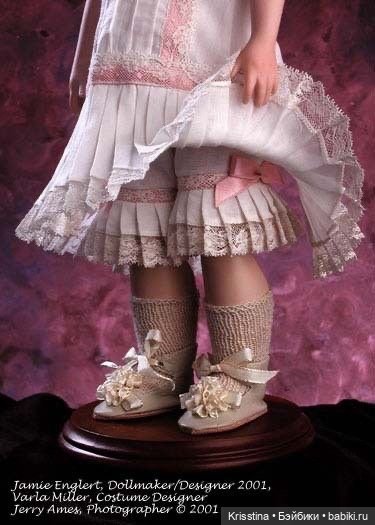 Нижнее бельё и обувь для антикварных кукол
