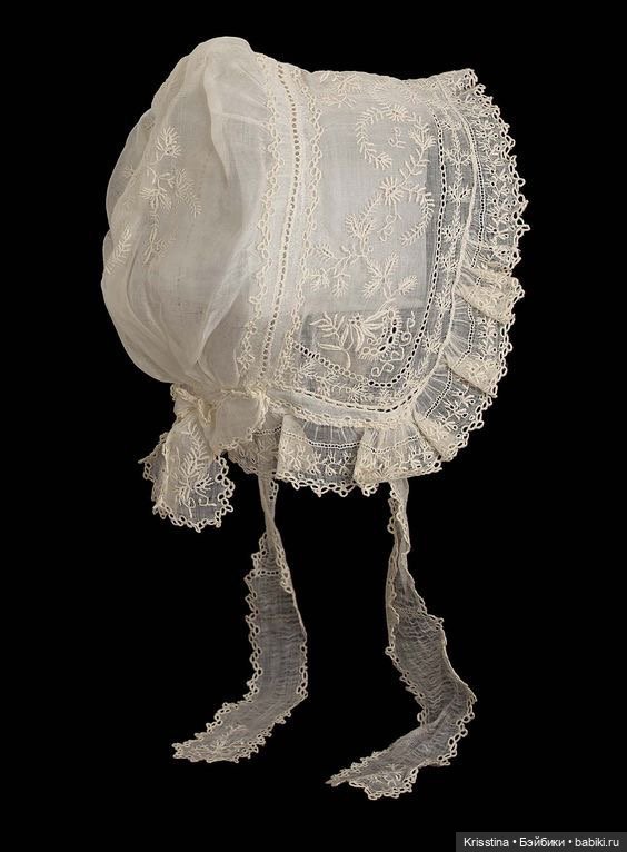 Нижнее бельё и обувь для антикварных кукол