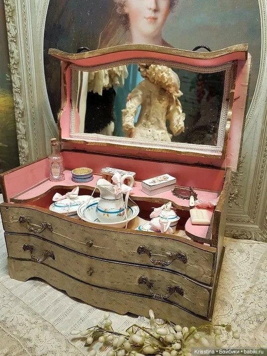 Аксессуары для антикварных кукол