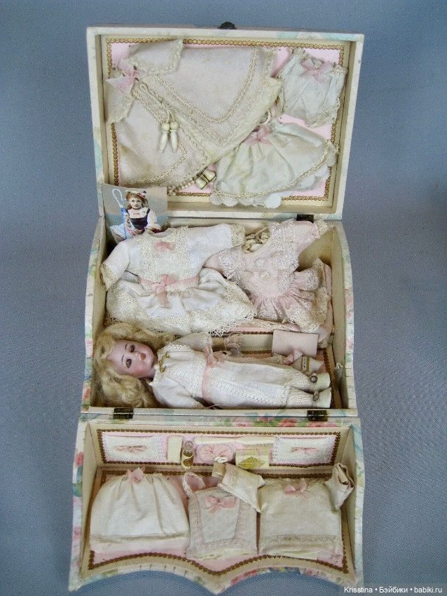 Аксессуары для антикварных кукол