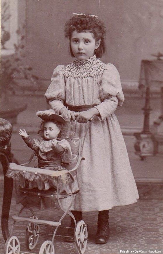 Антикварные и куклы и детки