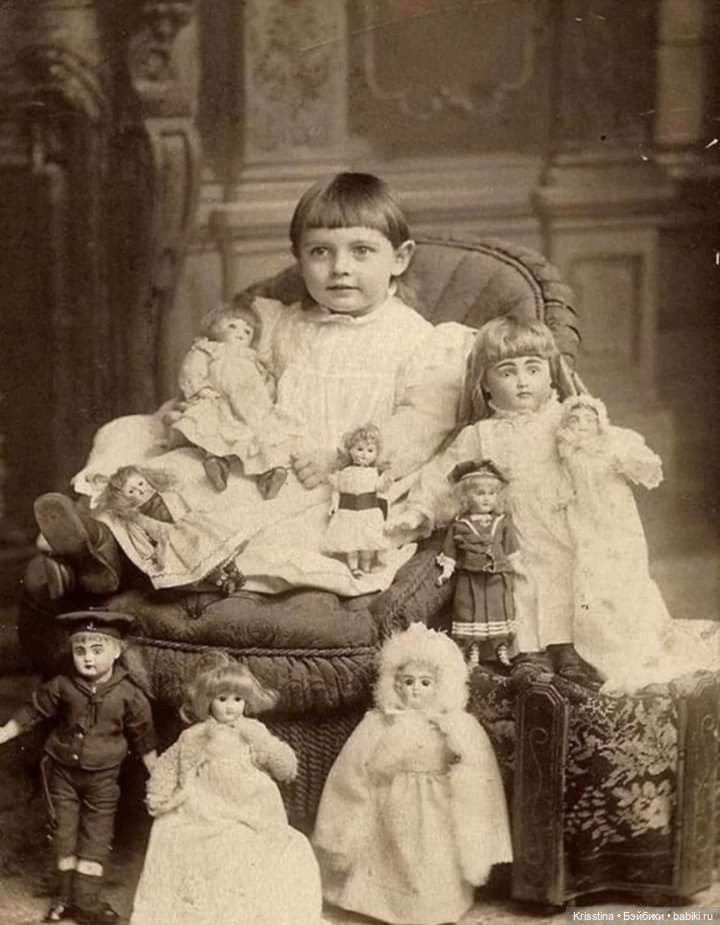 Антикварные и куклы и детки