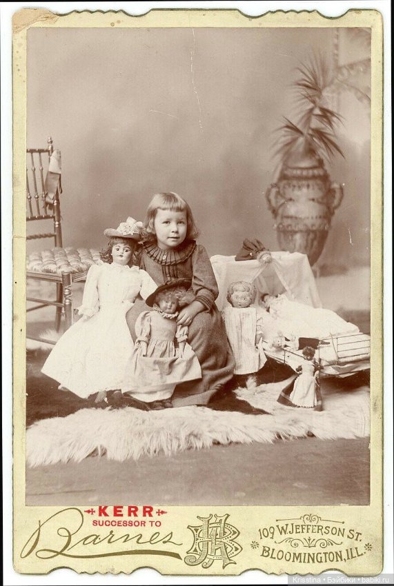 Антикварные и куклы и детки