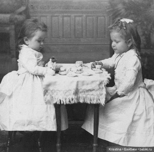 Антикварные и куклы и детки