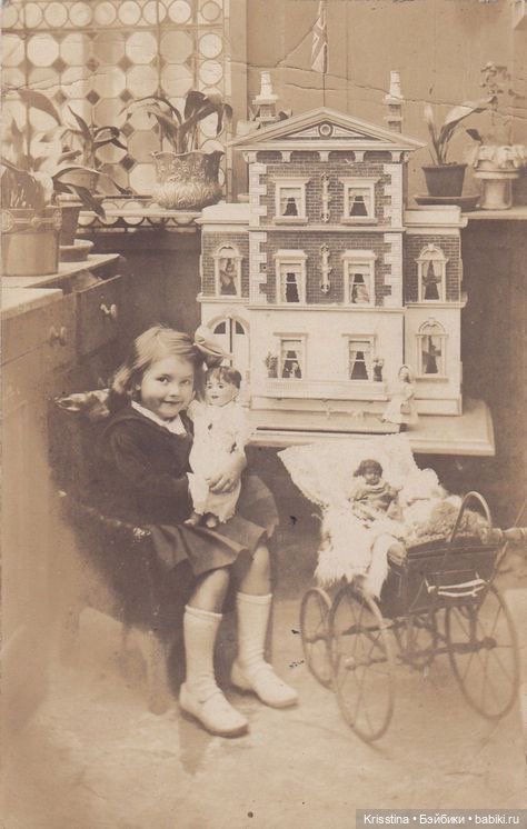 Антикварные и куклы и детки