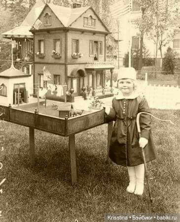 Антикварные и куклы и детки