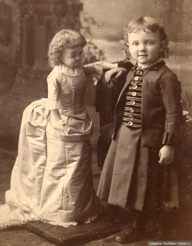 Антикварные и куклы и детки