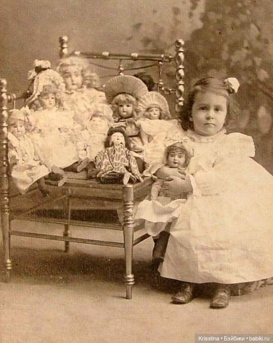 Антикварные и куклы и детки