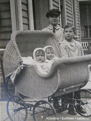 Антикварные и куклы и детки