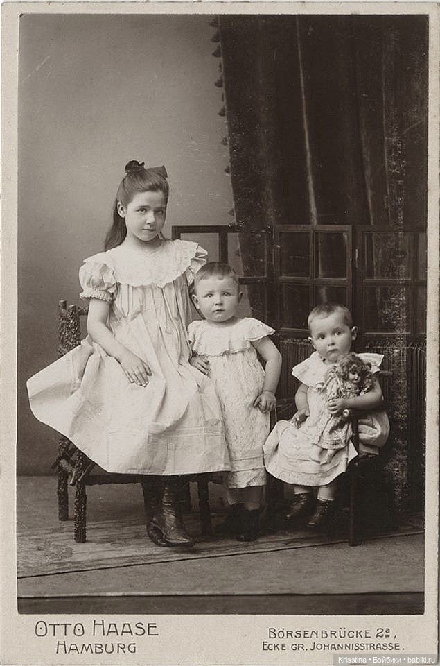 Антикварные и куклы и детки