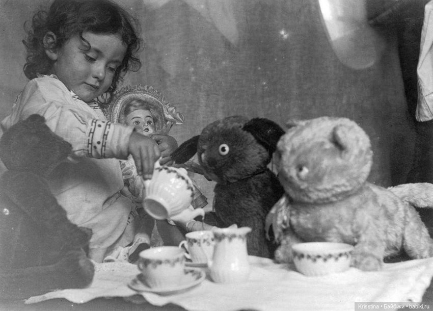 Антикварные и куклы и детки