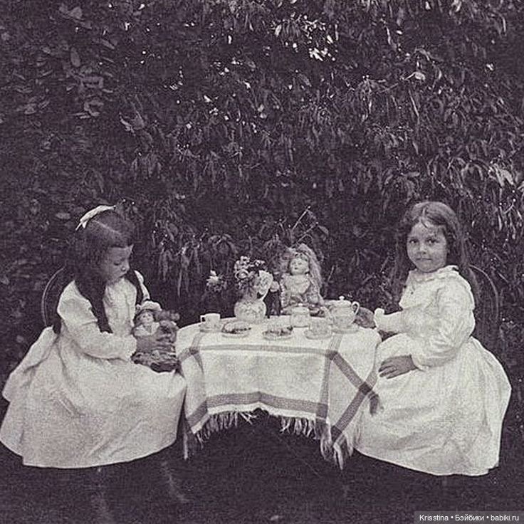 Антикварные и куклы и детки